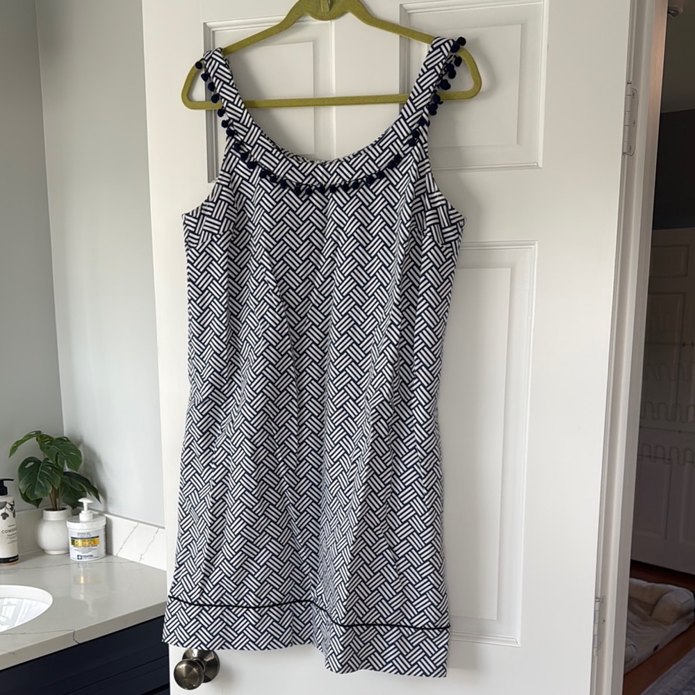 Navy and White Geometric Sleeveless Shift Dress